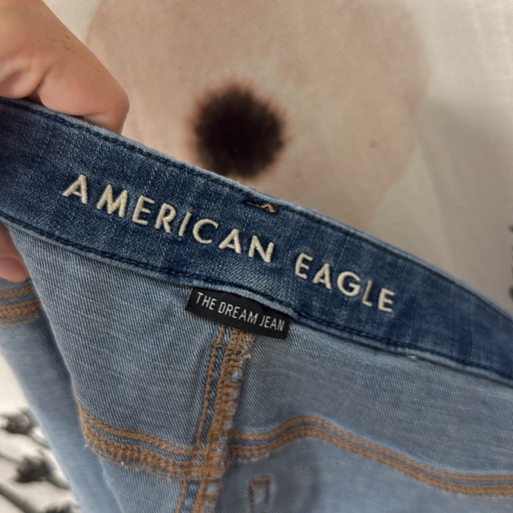 Women’s American Eagle Outfitters Curvy Hi-Rise Jegging Distressed Jean. 4 Short - Picture 7 of 14
